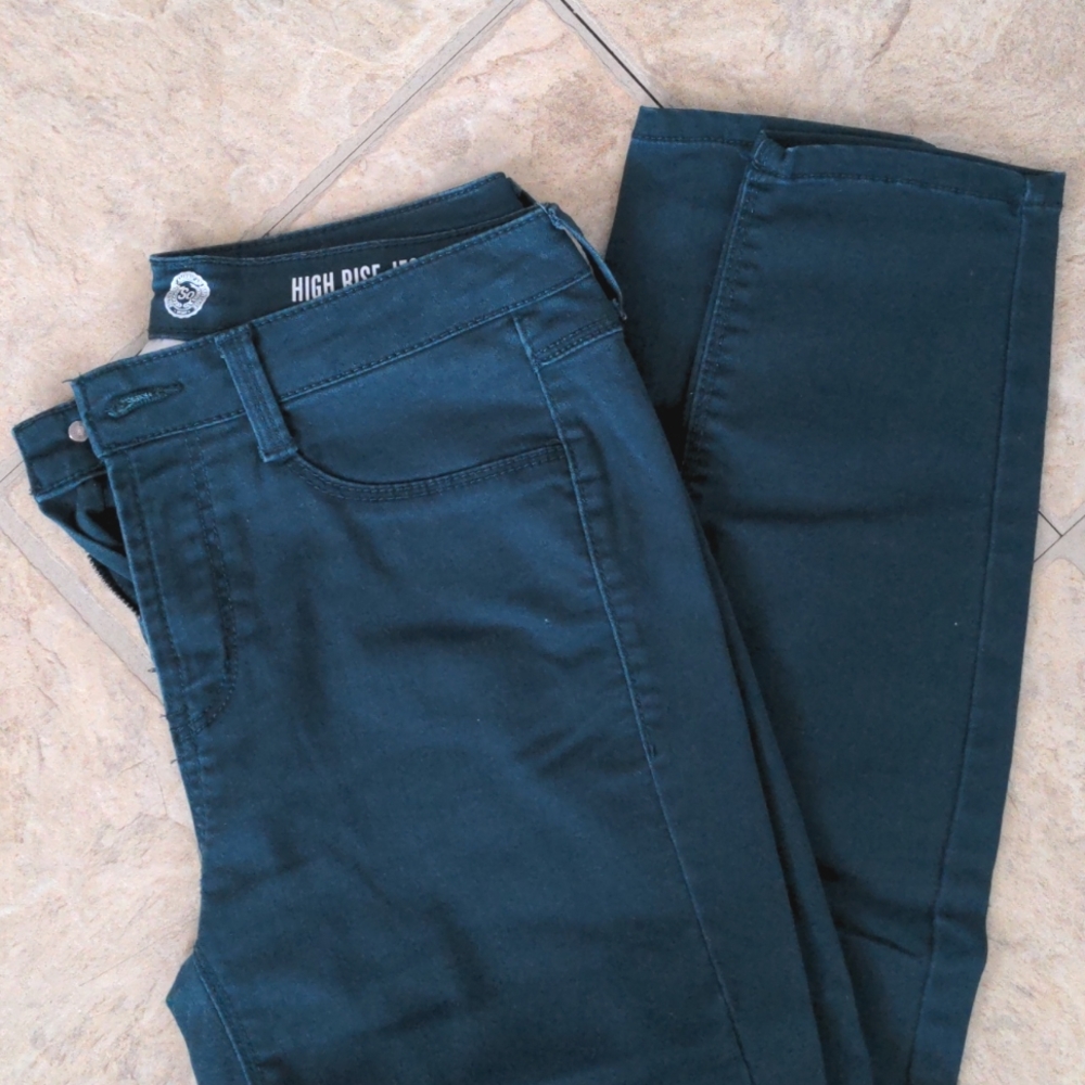 🟩 Worn once! Dark Green Jeggings